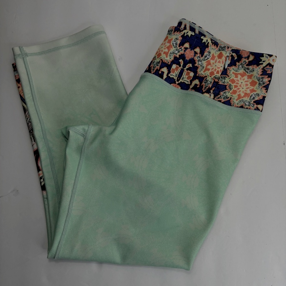 Calia Carrie Underwood Bahia Havana Capri Limited Edition Leggings Medium